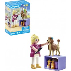 PLAYMOBIL 71747 TOILETTEUSE AVEC CANICHE ET ACCESSOIRES